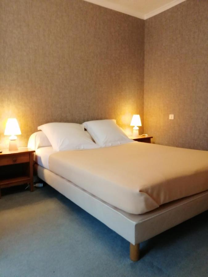 Le Casse Noisettes Hotel Gourin Exterior photo