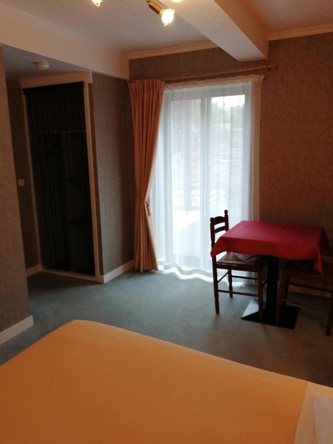 Le Casse Noisettes Hotel Gourin Exterior photo